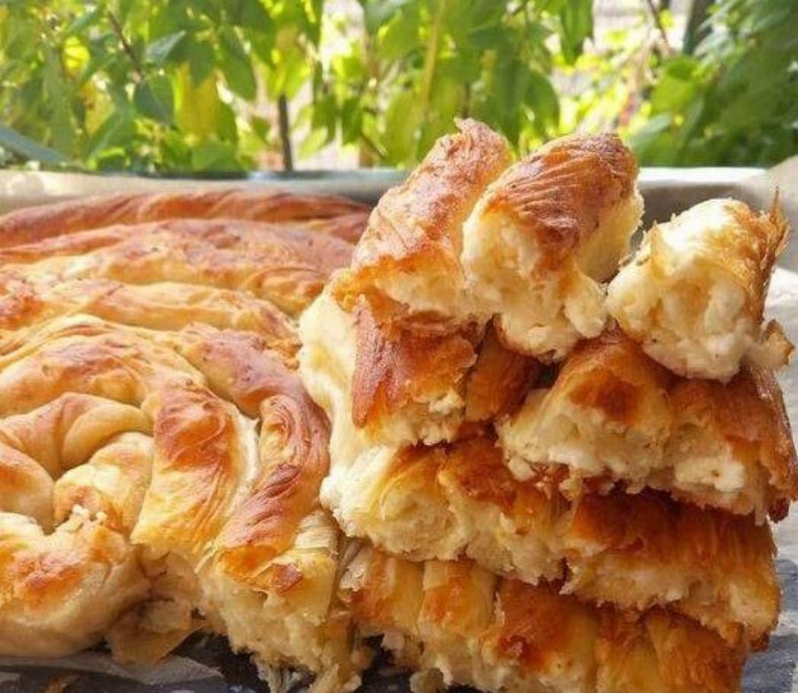 Τυρόπιτα με φύλλο αέρος – παραδοσιακή συνταγή με φέτα