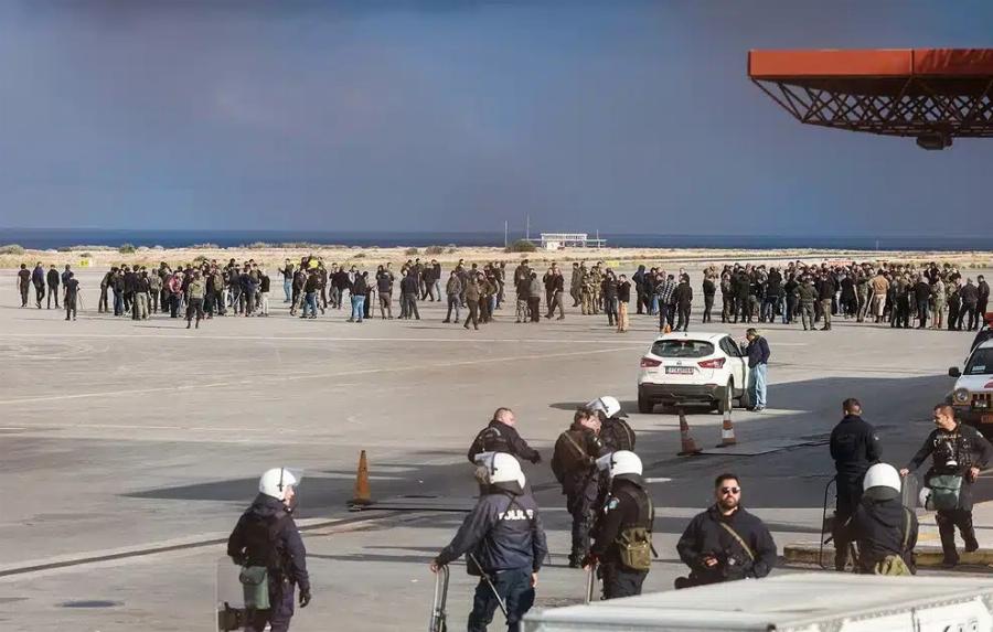 Ανεστάλη η λειτουργία του αεροδρομίου Ηρακλείου – Μπήκαν στον αεροδιάδρομο οι αγρότες