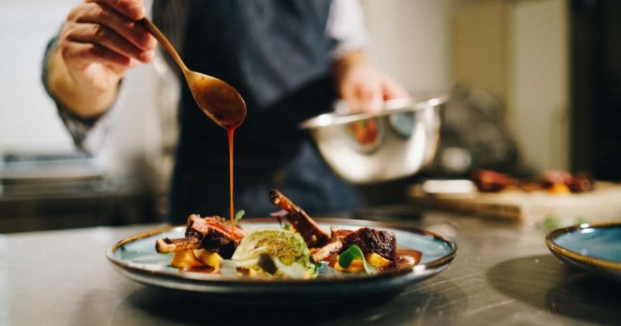 ΕΚΤΑΚΤΟ: Μόλις συνελήφθη πασίγνωστος τηλεοπτικός σεφ