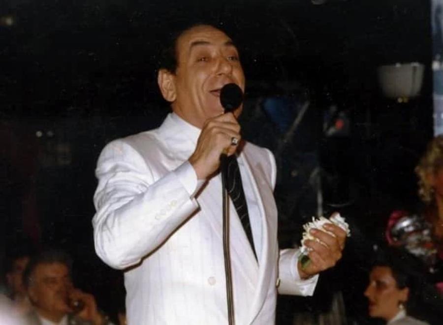 Αγαπημένος Έλληνας τραγουδιστής σε νεαρή ηλικία – Δεν υπάρχουν πια τέτοιοι στις μέρες μας