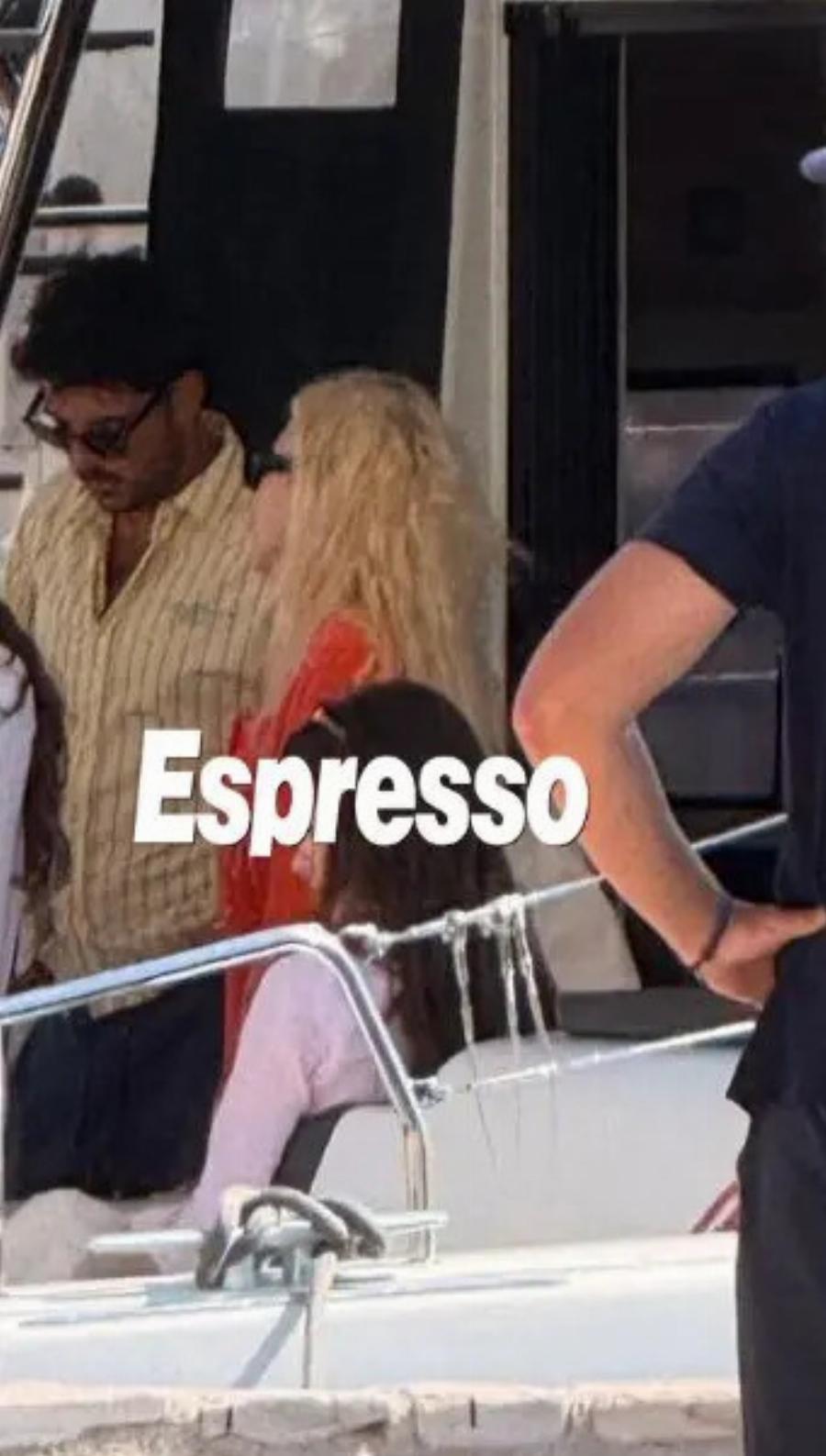 Σάλος με Ελένη Μενεγάκη, πήγε σε πάρτι στη Νάξο, ξεσάλωσε και όλοι σχολιάζουν αυτό που έκανε