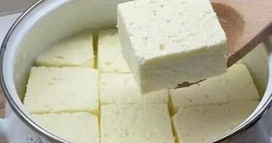 Σπιτικό τυρί με γάλα εύκολο – χωρίς συντηρητικά