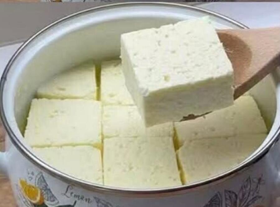 Σπιτικό τυρί με γάλα εύκολο – χωρίς συντηρητικά