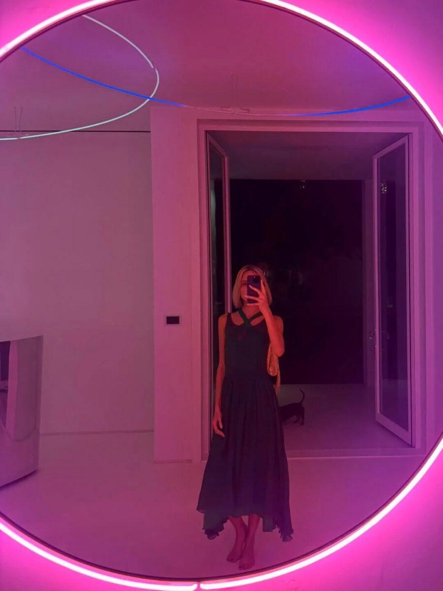 Η οικογένεια Ντε Γκρες στην πολυτελή κατοικία της στις Μπαχάμες – Με λευκό καφτάνι η Μαρί Σαντάλ