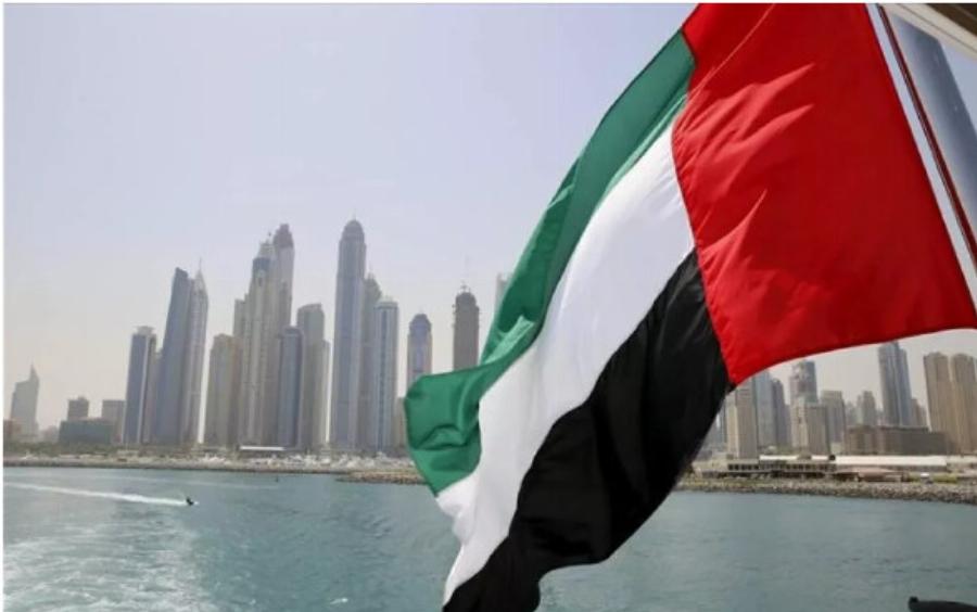 Μισθός 4000 ευρώ, φόρος 0%, σύνταξη στα 49: Η χώρα-παράδεισος που επιλέγουν όλο και περισσότεροι Έλληνες