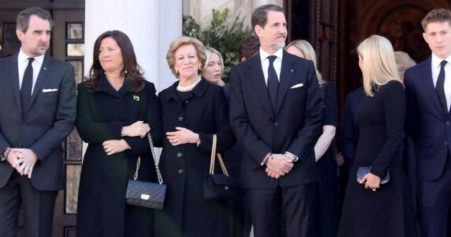 «Ντε Γκρες»: «Είμαστε συγκινημένοι για την ιθαγένεια – Αυτός είναι ο λόγος που το επιλέξαμε ως επώνυμο»