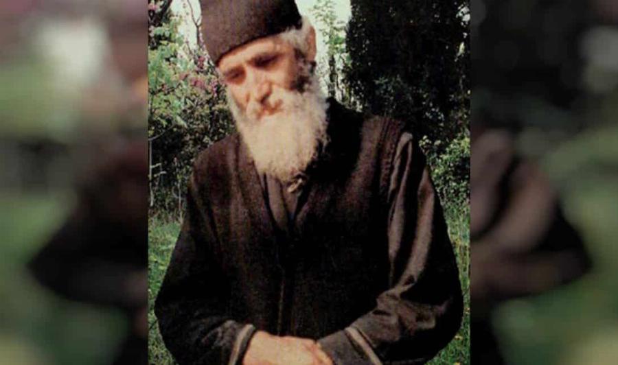 Άγιος Παΐσιος: «Τη Μεγάλη Παρασκευή, αν θέλει κάποιος να νıώσει κάτι, δεν πρέπει να κάνει τίποτε άλλο εκτός από…»