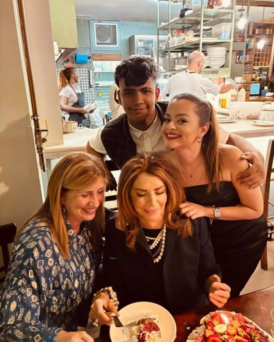 Κανείς δεν πίστευε τα κεράκια στην τούρτα: Η Μιμή Ντενίση γιόρτασε τα γενέθλιά της μαζί με την κόρη της, Μαριτίνα