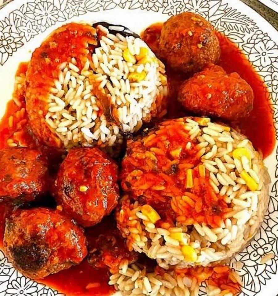 Κεφτεδάκια με σάλτσα ντομάτας και ρύζι – Παραδοσιακή συνταγή