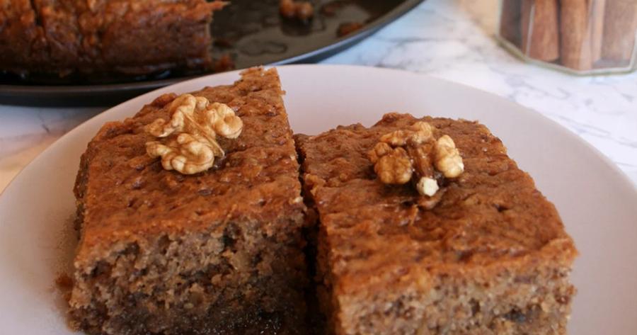 Το μυστικό για να γίνει η καρυδόπιτα αφράτη και πεντανόστιμη από τη γιαγιά