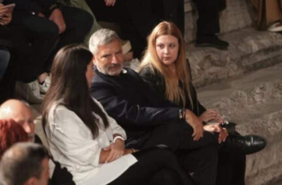 Ο Έρως χρόνια δεν κοιτά: Η πρώτη δημόσια εμφάνιση του Γιώργου Πατούλη με την 30 χρόνια μικρότερη σύντροφό του Νάνσυ Κοίλου