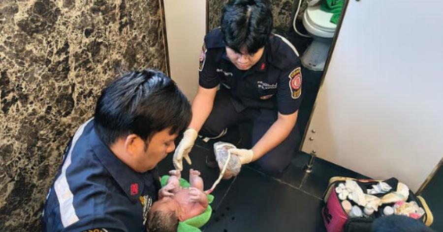 Βίντεο σοκ: Καθαρίστρια βρήκε ζωντανό νεογέννητο μωρό μέσα στο… καζανάκι τουαλέτας