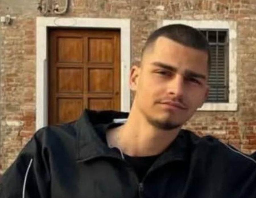 KΛAIEI ΟΛΗ Η ΠΟΛΗ – NEKPOΣ ΓΝΩΣΤΟΣ 19ΧΡΟΝΟΣ ΜΕ ΤΟΝ XEIPOTEPO ΤΡΟΠΟ