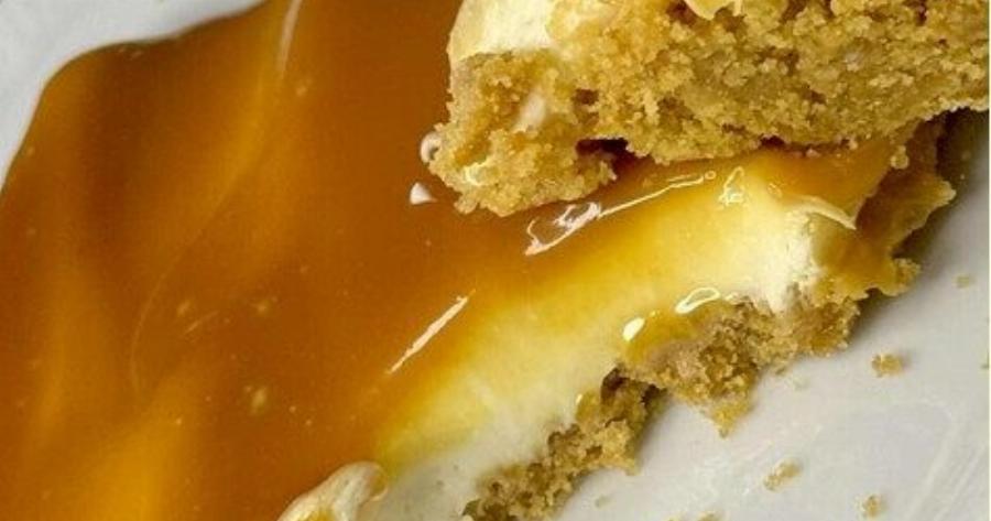 Cheesecake καραμέλας χωρίς ψήσιμο με μπισκότο και κρέμα