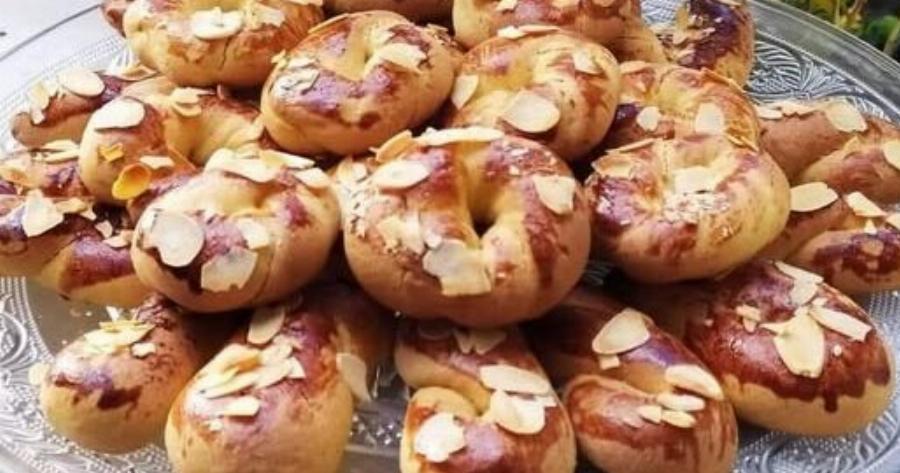 Κουλουράκια με γεύση τσουρεκιού – Χωρίς ζύμωμα, έτοιμα σε λίγο!