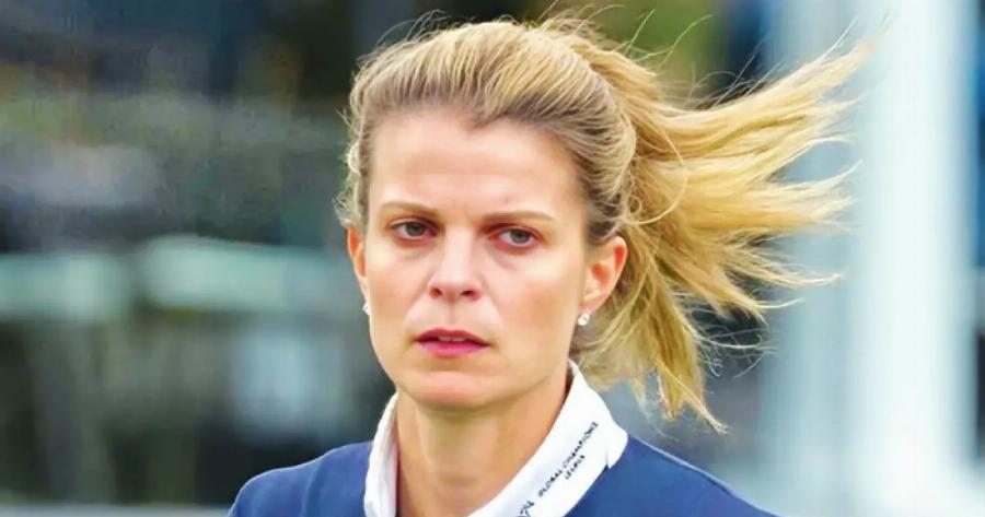 Πιο κούκλα από ποτέ στα 40 της η Αθηνά Ωνάση: Άλλαξε ξανά εμφάνιση κι έκανε «θραύση» (φωτο)