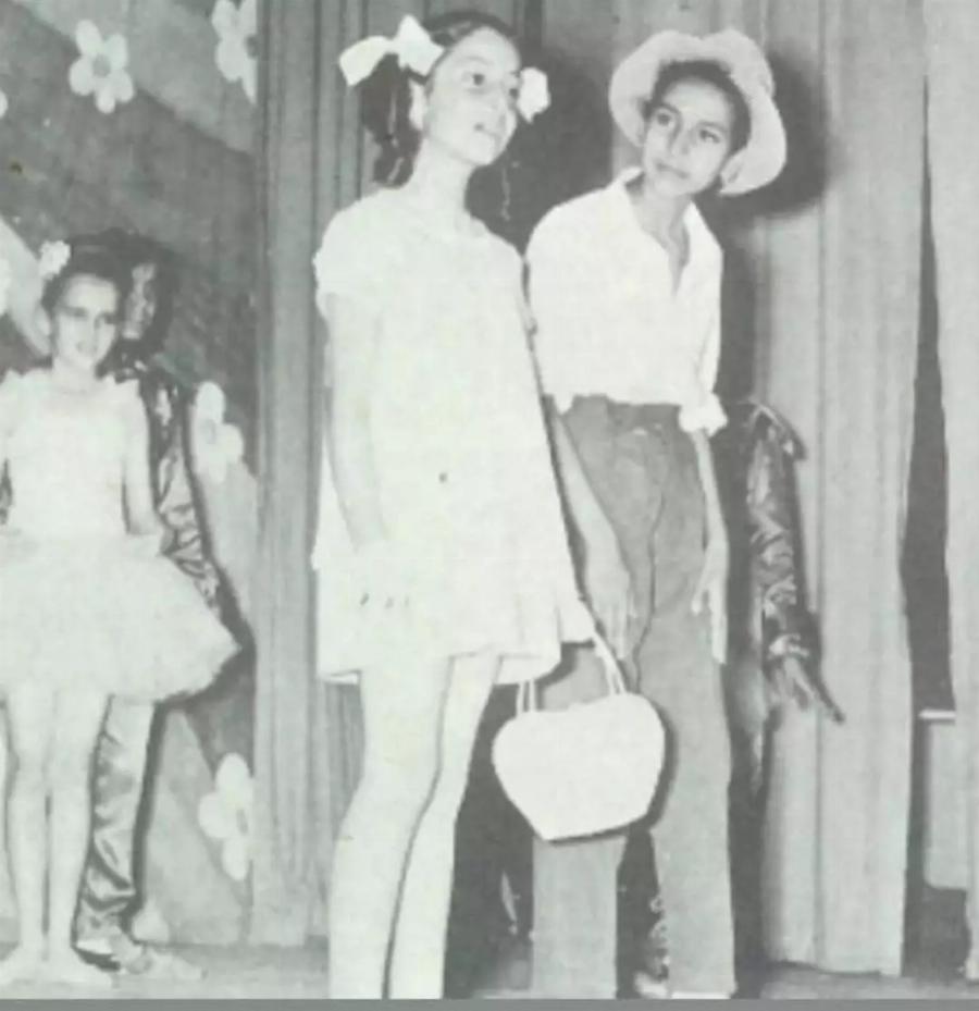 Αγαπημένη τραγουδίστρια αγνώριστη στα χρόνια της νιότης της