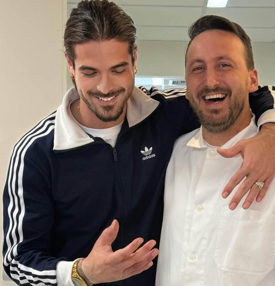 Άρης Μουγκοπέτρος: Δείχνει για πρώτη φορά τα δύο πρόσθετα δάχτυλα μετά τον ακρωτηριασμό του