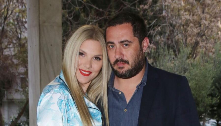 «Επιδημία χωρισμών» στην ελληνική σόουμπιζ: Διάσημη τραγουδίστρια παίρνει διαζύγιο μετά από 10 χρόνια γάμου