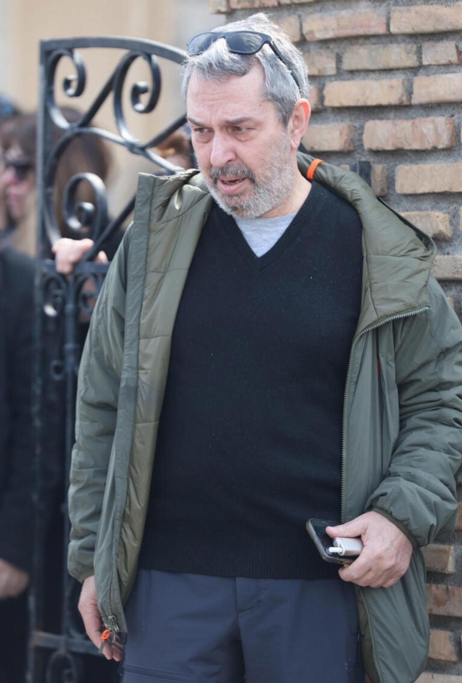 Καίτη Κωνσταντίνου: Πλάνταξαν στο κλάμα οι ηθοποιοί από τα «Εγκλήματα» – Τραγικές φιγούρες στην κηδεία της