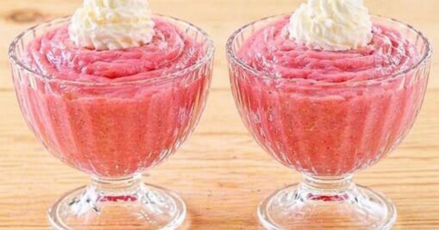 Κρέμα φράουλας που απογειώνει κάθε γλυκό