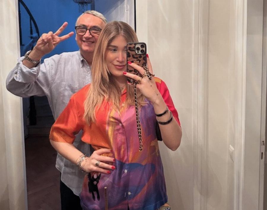 Πήρε το πτυχίο Νομικής η κόρη του Δημήτρη Σούρα: Ξέσπασε σε κλάματα μιλώντας στο Super Κατερίνα – Βίντεο