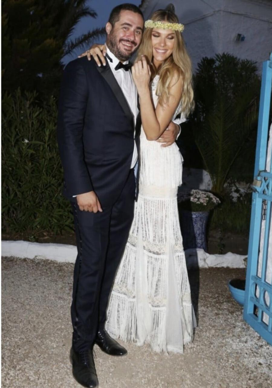 Χώρισε πασίγνωστη Ελληνίδα τραγουδίστρια μετά από 10 χρόνια γάμου και δυο κόρες