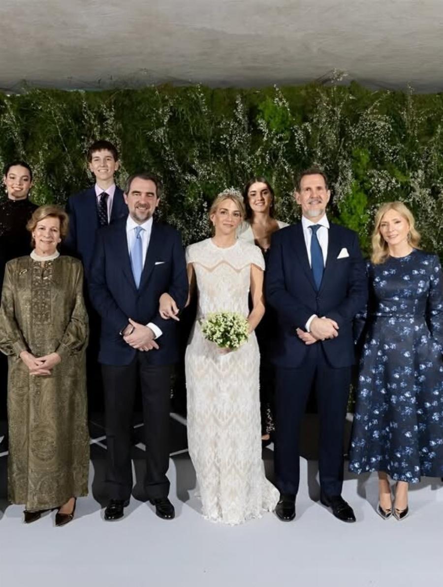 Νικόλαος Ντεγκρές – Χρυσή Βαρδινογιάννη: Οι επίσημες «γαλαζοαίματες» φωτογραφίες κι η ανακοίνωση για τον γάμο τους