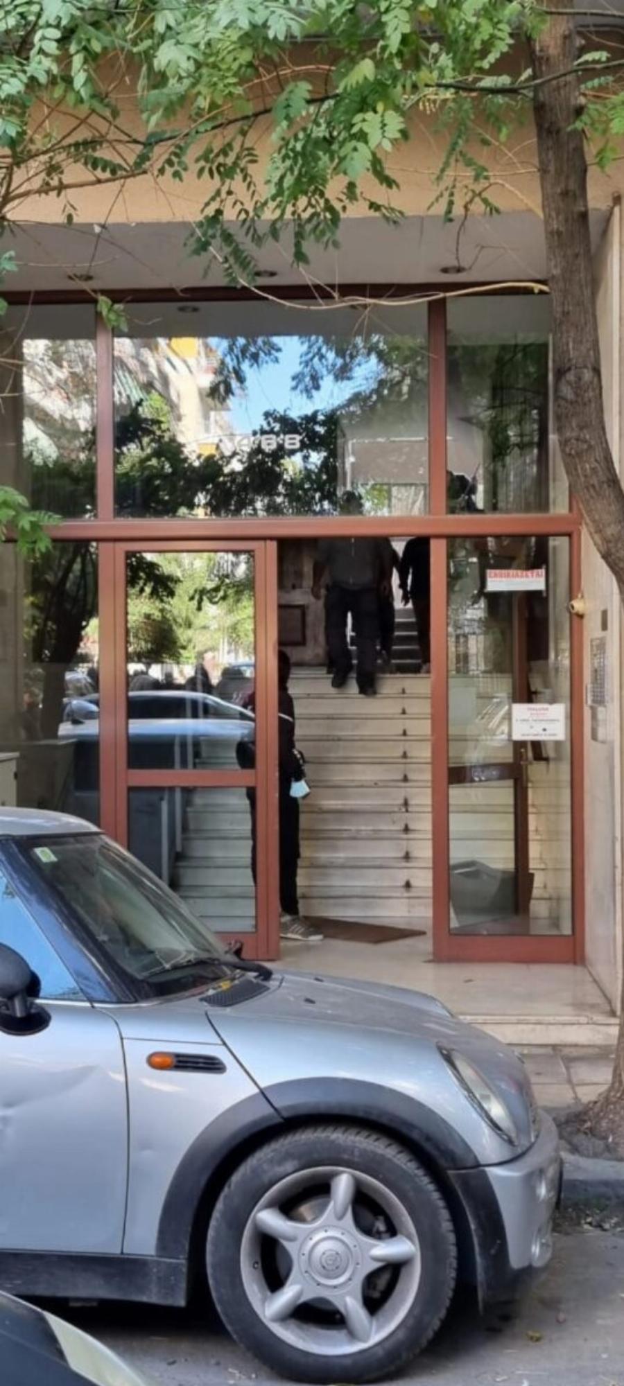 Αμπελόκηποι: Ένας νεκρός και μία τραυματίας από έκρηξη σε διαμέρισμα