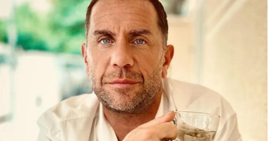 Γιώργος Μαζωνάκης: Aπoκάλuψn ΣOK – Η μητέρα του ζήτησε να voσnλεuτεi στο ψuxιατpεio