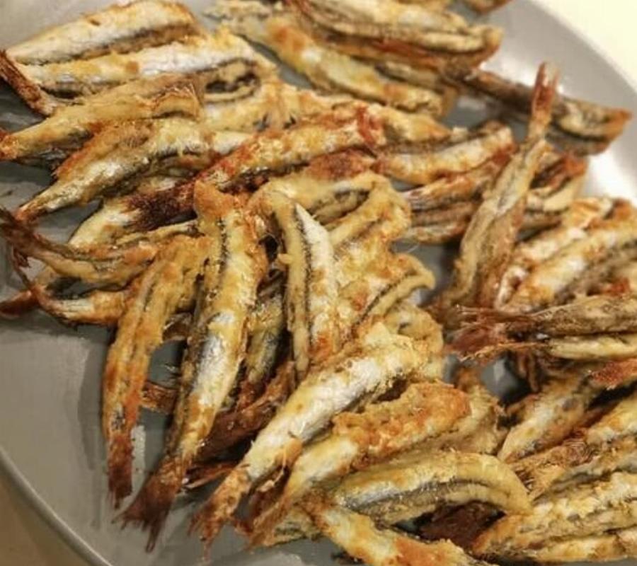 Έτσι κάνω τον γαύρο στο φούρνο και γίνεται καλύτερος από τηγανητός