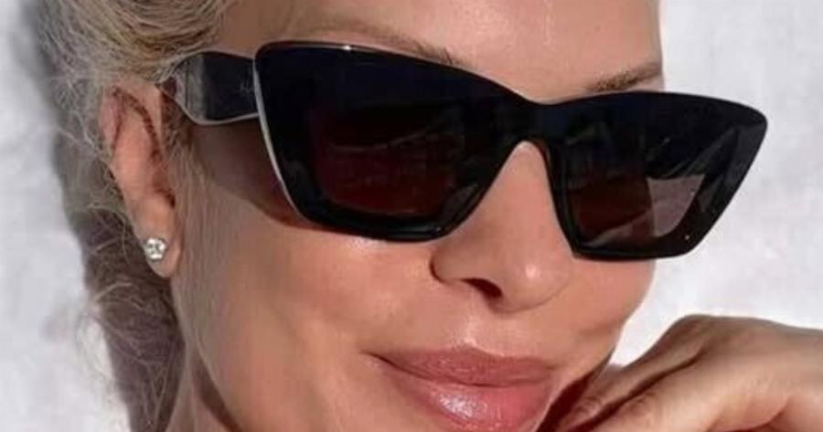 Κοpμί 25χρονης…. η Ελένη Μενεγάκη: Η πρώτη φωτογραφία με μαγιό για φέτος – Έκανε ηλιοθεραπεία στη Μάλαγα της Ισπανίας