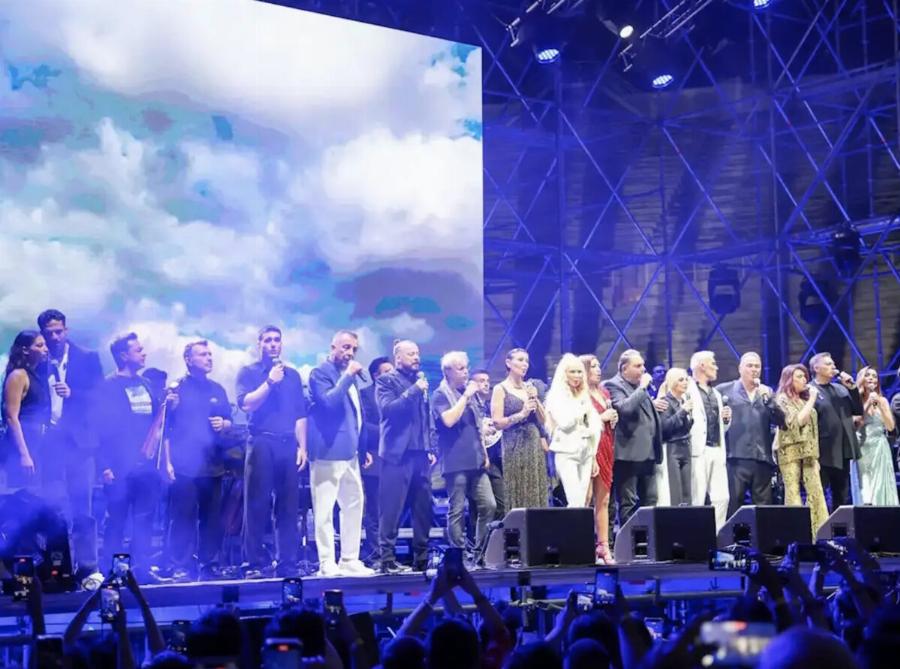 Βασίλης Καρράς: Σείστηκε το Καλλιμάρμαρο μόλις ανέβηκε στη σκηνή αυτός ο τραγουδιστής – Είπε το «Νύχτα ξελογιάστρα» κι έκλαιγε όλο το στάδιο