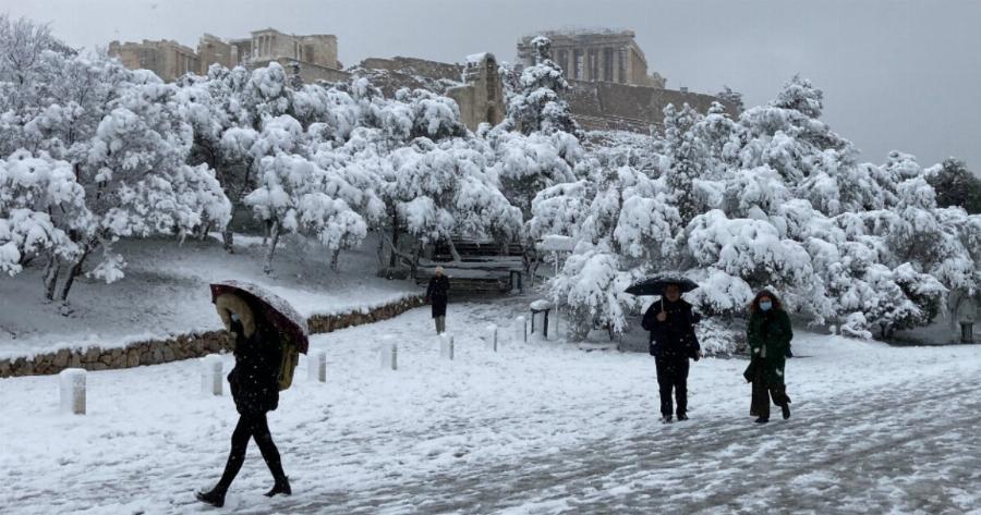 Καιρός Χριστουγέννων 2025: Διπλή κακοκαιρία φέρνει κρύο, βροχές και χιόνια – Αναλυτικά η πρόγνωση