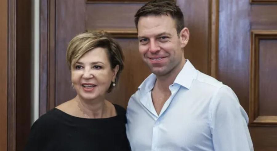 Από υποστηρίκτρια του ο χειρότερος του εφιάλτης – Η γυναίκα που θέλει να εξαφανίσει τον Κασσελάκη και να τον πετάξει έξω από την Ελλάδα