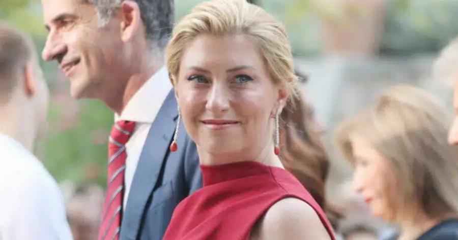 Σαν σταρ του σινεμά: H Σία Κοσιώνη με πορτοκαλί πέδιλα έκλεψε χτες όλα τα βλέμματα στο Προεδρικό Μέγαρο – Ήταν η πιο όμορφο από όλες