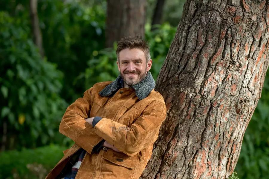 ΣOK: Πέθαvε γνωστός κι αγαπημένος παίκτης του X Factor στα 42 του