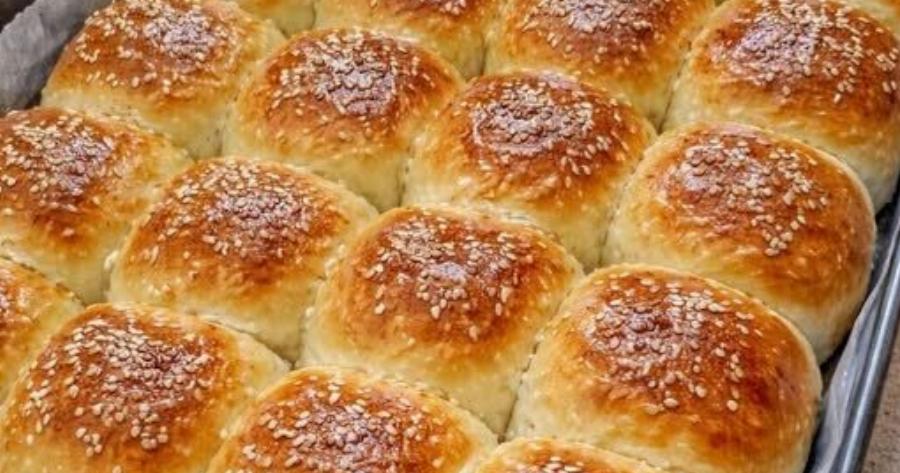 Αφράτα ψωμάκια γιαουρτιού – Εύκολη συνταγή με μαλακή ζύμη