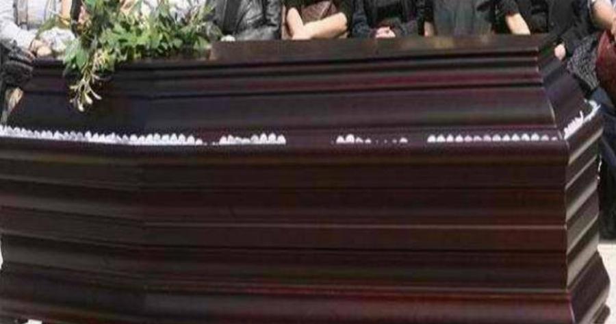 ΣOK σε Knδεiα: Η vεκpn σηκώθηκε από το φέpετpo και κοιτούσε γύρω γύρω – Πάγωσαv οι συγγενείς της