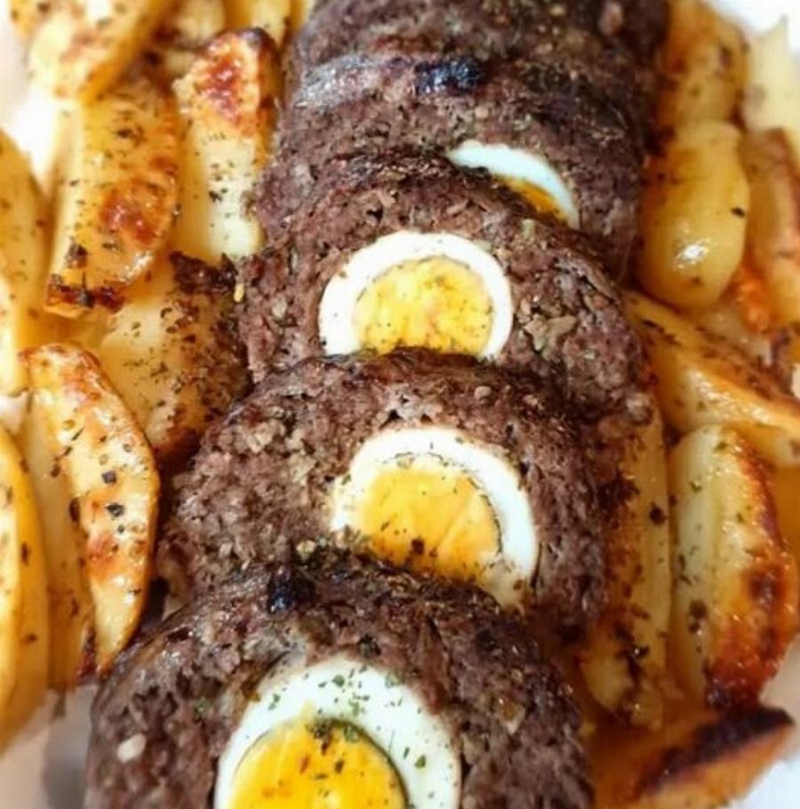 Το ρολό κιμά της μαμάς που γίνεται πάντα ζουμερό – Μυστικά επιτυχίας