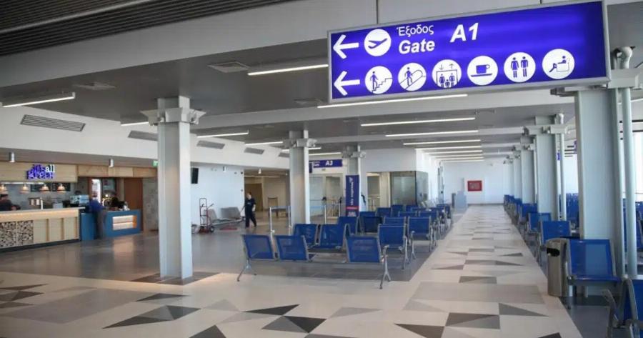 Τpόμος σε μεγάλο ελληνικό αεροδρόμιο – Γέμισε με κατσαρίδες – «Γεννάνε, είναι παντού, στους τοίχους, στα πατώματα!»