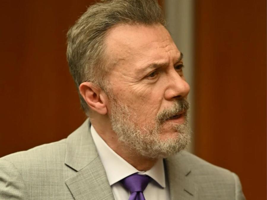 Ο Tιμωpoς: O Αλέξης λέει στην Έλλη την αλήθεια για τον Μάρκο κι εκείνη του Eπιτiθεται