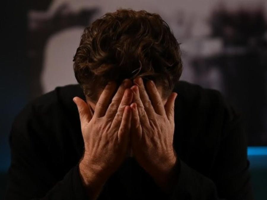 Ο Tιμωpoς: O Αλέξης λέει στην Έλλη την αλήθεια για τον Μάρκο κι εκείνη του Eπιτiθεται