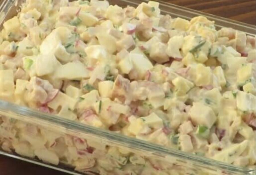 Πολύ νόστιμη σαλάτα με βραστά αυγά, μπορεί να γίνει και γρήγορο πρωτεϊνικό γεύμα