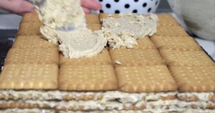 Το πιο εύκολο γλυκό ψυγείου με μπισκότα