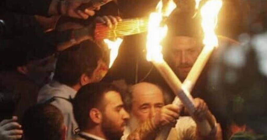 Άγιο Φως: Γιατί το παίρνει μόνο ο Ελληνορθόδοξος Πατριάρχης