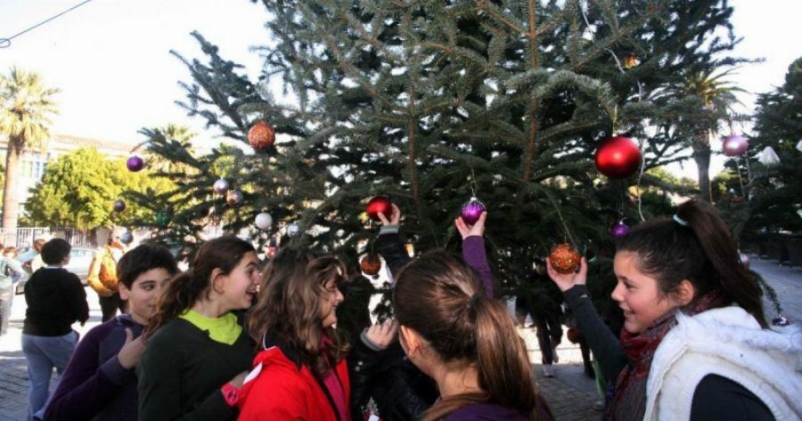 Σχολεία: Πότε ανοίγουν μετά τα Χριστούγεννα – Οι αργίες του 2025