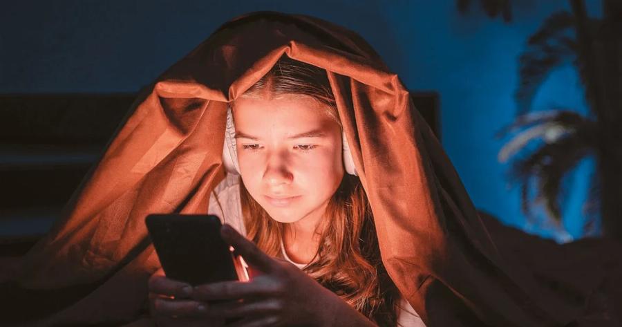 Τέλος τα social media για παιδιά ηλικίας μέχρι 15 χρόνων από Οκτώβριο, θα κλειδώνουν αυτόματα μόλις προσπαθούν να μπουν