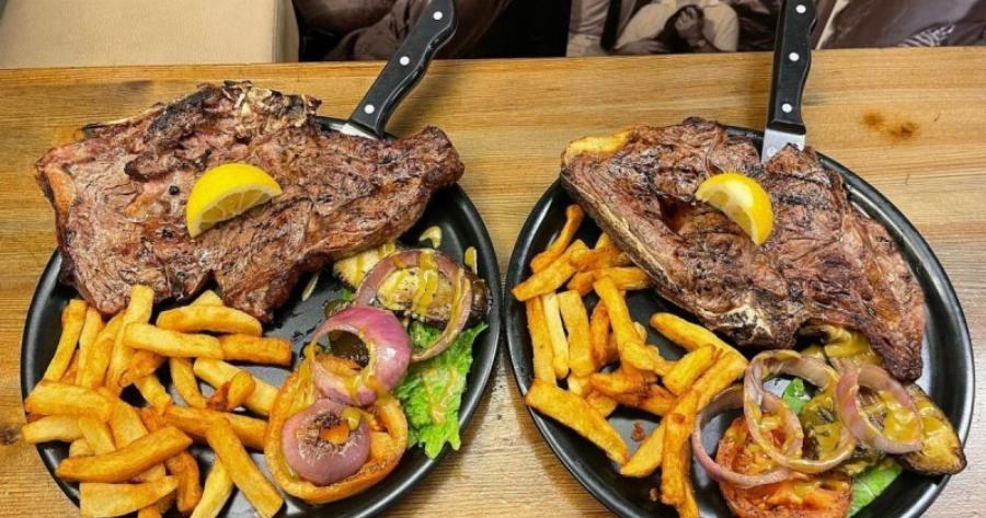 Χαμηλές τιμές, τρομερά κρέατα: Η ταβέρνα με τις θεόρατες μερίδες – Μπιφτέκι και μπριζόλα σε μέγεθος που θα τρως 3 μέρες!