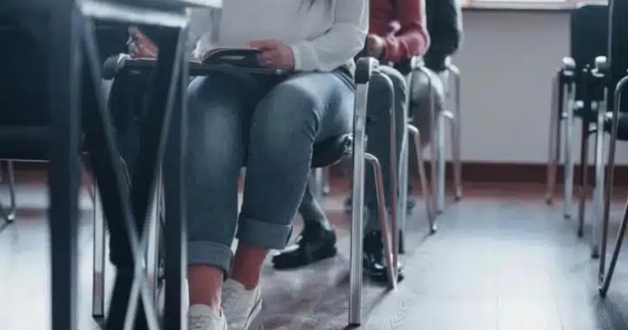 Πανελλαδικές 2025: Μαθητής μηδενίστηκε επειδή χτύπησε το κινητό του την ώρα της εξέτασης